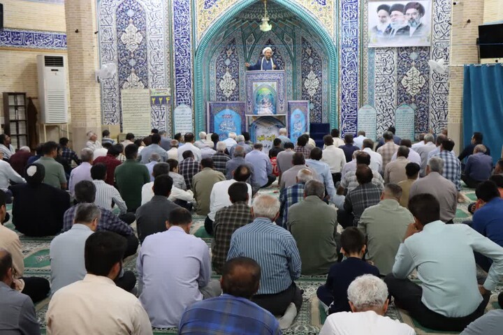 نماز جمعه عالی‌شهر به روایت تصویر
