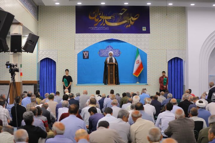 تصاویر/ اقامه نماز جمعه در ساوجبلاغ