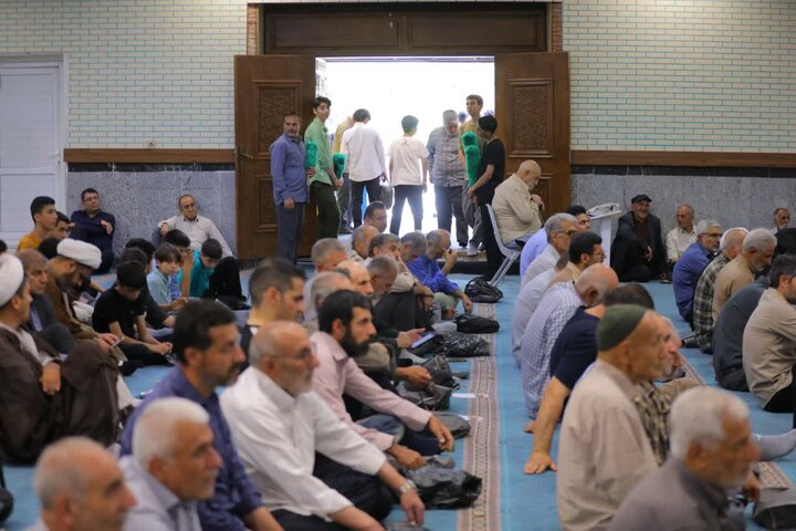 تصاویر/ اقامه نماز جمعه در ساوجبلاغ