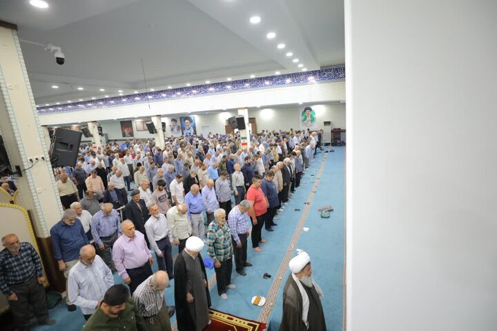 تصاویر/ اقامه نماز جمعه در ساوجبلاغ