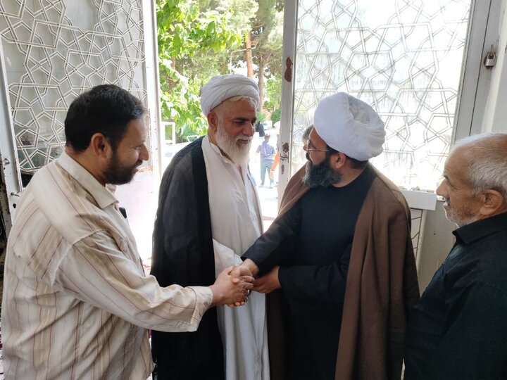 تصاویر/ نمازعبادی سیاسی جمعه قمصر