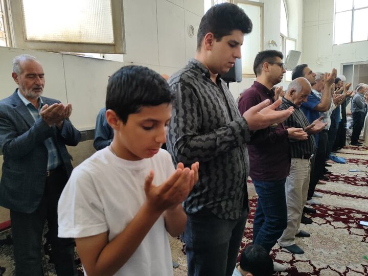 تصاویر/ نمازعبادی سیاسی جمعه قمصر