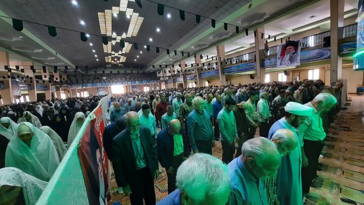 تصاویر/اقامه نماز عبادی سیاسی جمعه در خمین
