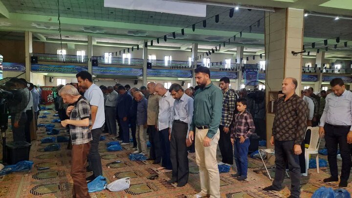 تصاویر/اقامه نماز عبادی سیاسی جمعه در خمین