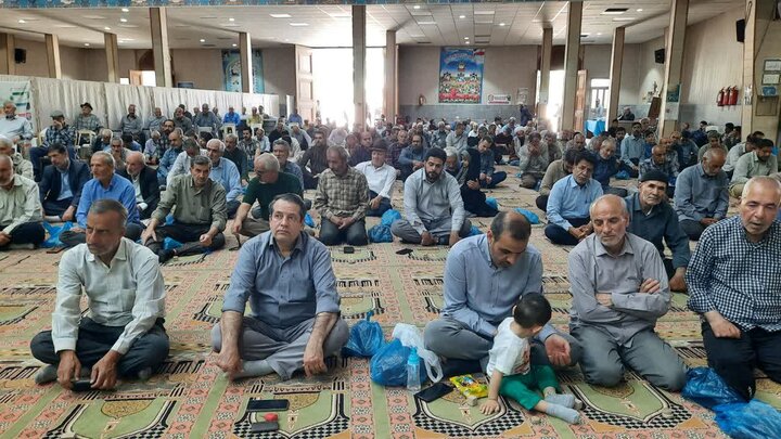 تصاویر/اقامه نماز عبادی سیاسی جمعه در خمین