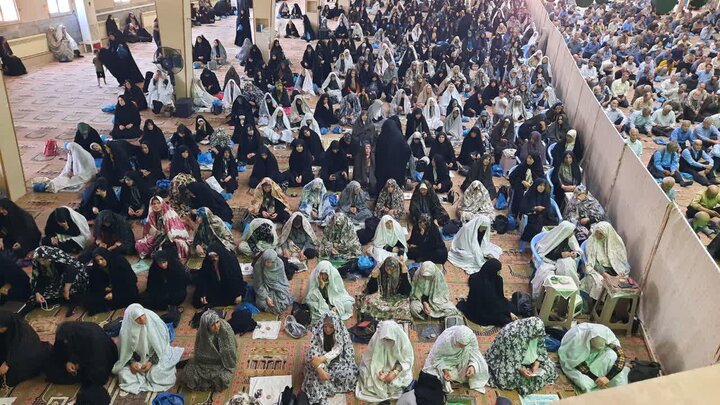 تصاویر/اقامه نماز عبادی سیاسی جمعه در خمین