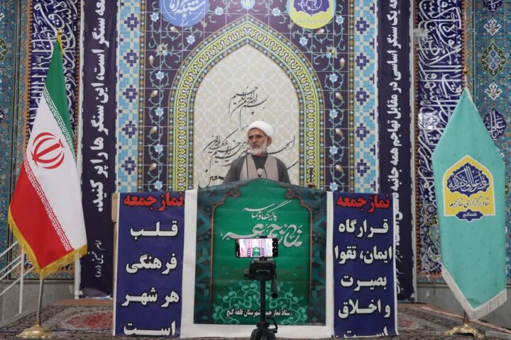 تصاویر/ اقامه نمازجمعه شهر قلعه‌گنج