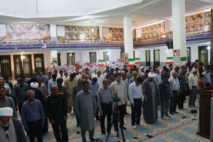 تصاویر/ اقامه نمازجمعه شهر قلعه‌گنج