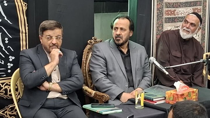 تصاویر/نخستین همایش ملی میراث محتشم کاشانی همراه با غبارروبی و گلابشویی مزار ایشان