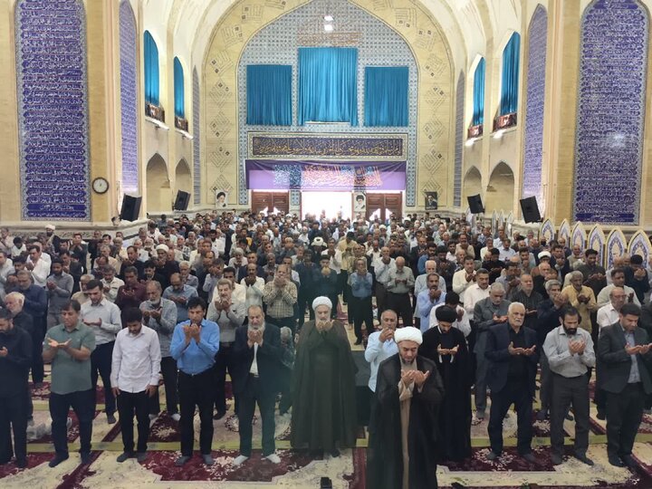 تصاویر/ اقامه نمازجمعه شهر بم