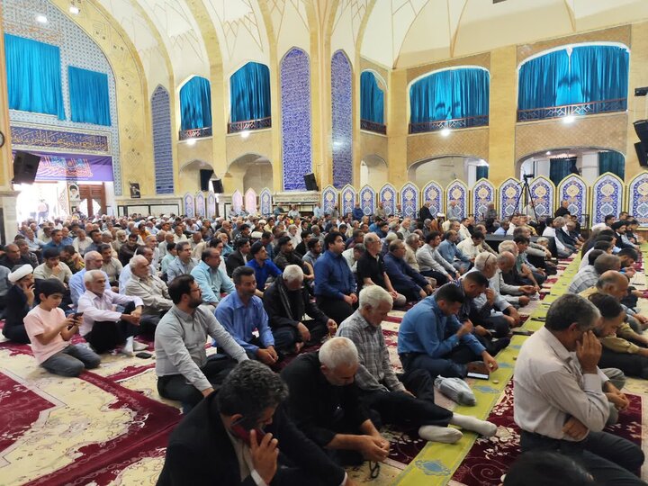 تصاویر/ اقامه نمازجمعه شهر بم