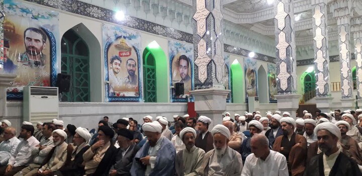 تصاویر|نشست فصلی ائمه جماعات،روحانیون و طلاب خمینی‌شهر