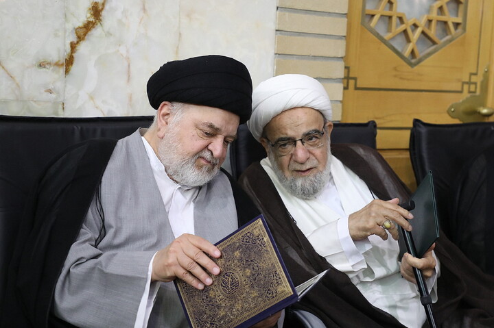 تصاویر/  مراسم بزرگداشت آیت‌الله  العظمی اسحاق فیاض  از سوی  رهبر انقلاب اسلامی در قم