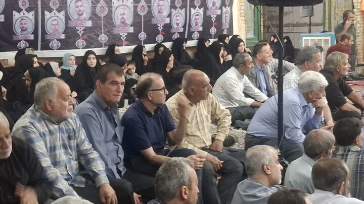 تصاویر/ یادواره شهدای محله همراه با اولین سالگردشهادت بهاری نژاد در کاشان