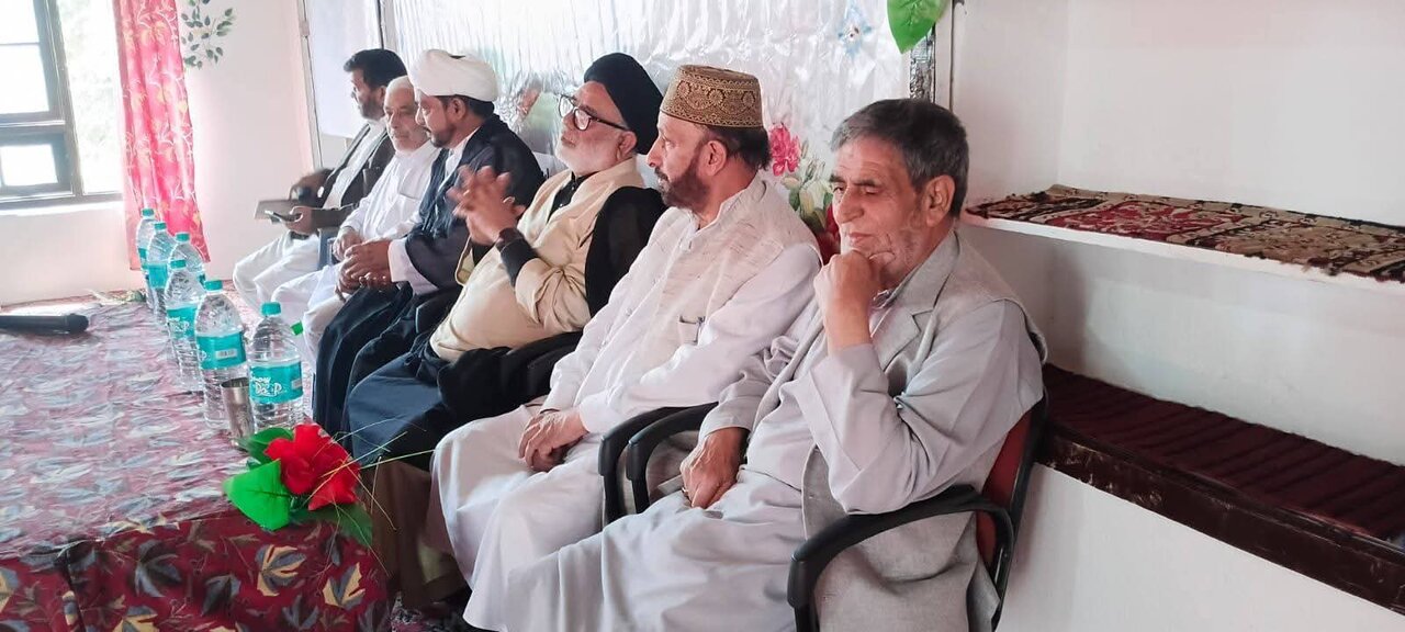 مکتبِ زہراؑ حسن آباد میں دورۂ تربیت معلم قرآن کے شرکاء سے خصوصی نشست: قرآن سے وابستگی ہی امت کی کامیابی کی ضمانت ہے، آغا سید حسن موسوی الصفوی