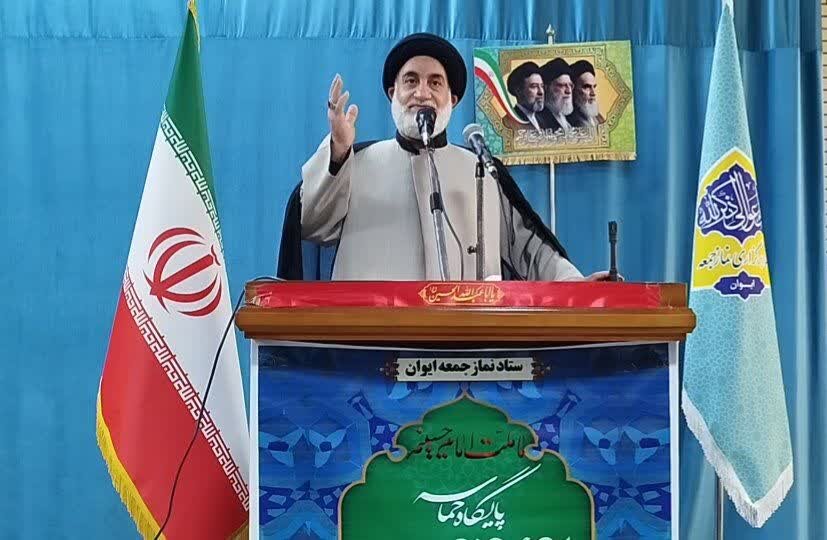 امام جمعه ایوان: حق نهضت عاشورا ادا شود