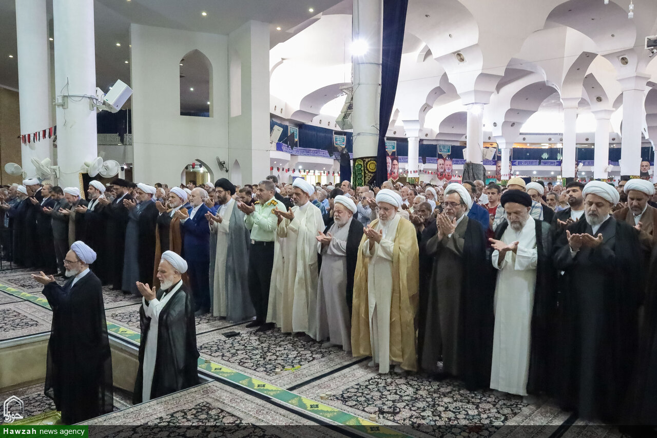 Cerimonia religioso-politica della preghiera del venerdì nella città santa di Qom