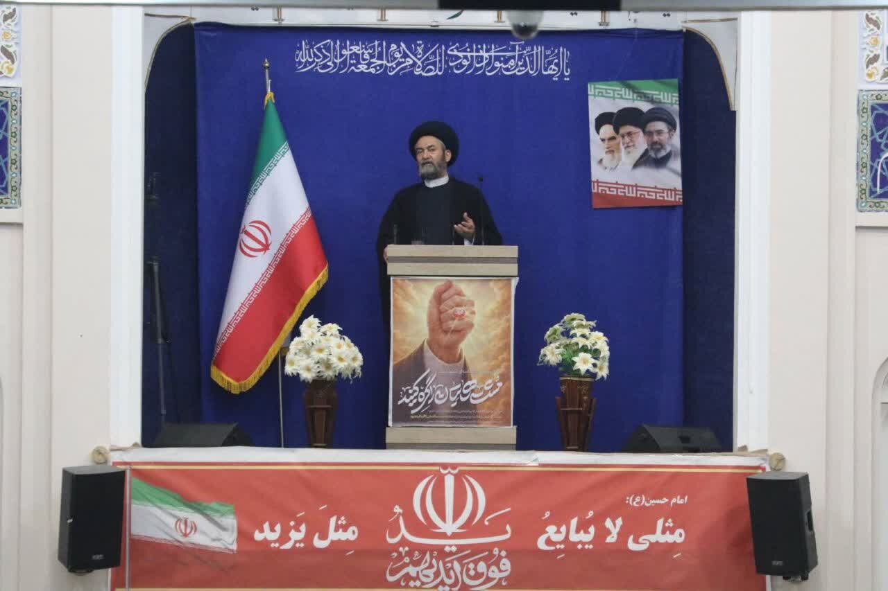 آمریکا از سر ناتوانی دست به کارهای متناقض می‌زند تا ارادۀ مسئولین و ملت ما را بشکند