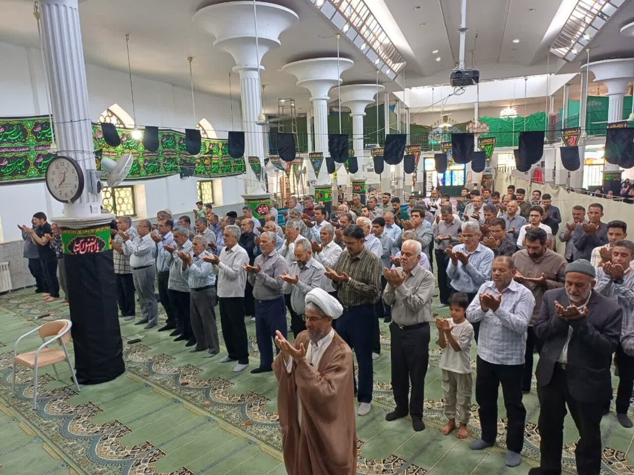 تصاویر/ اقامه نمازجمعه امین‌شهر