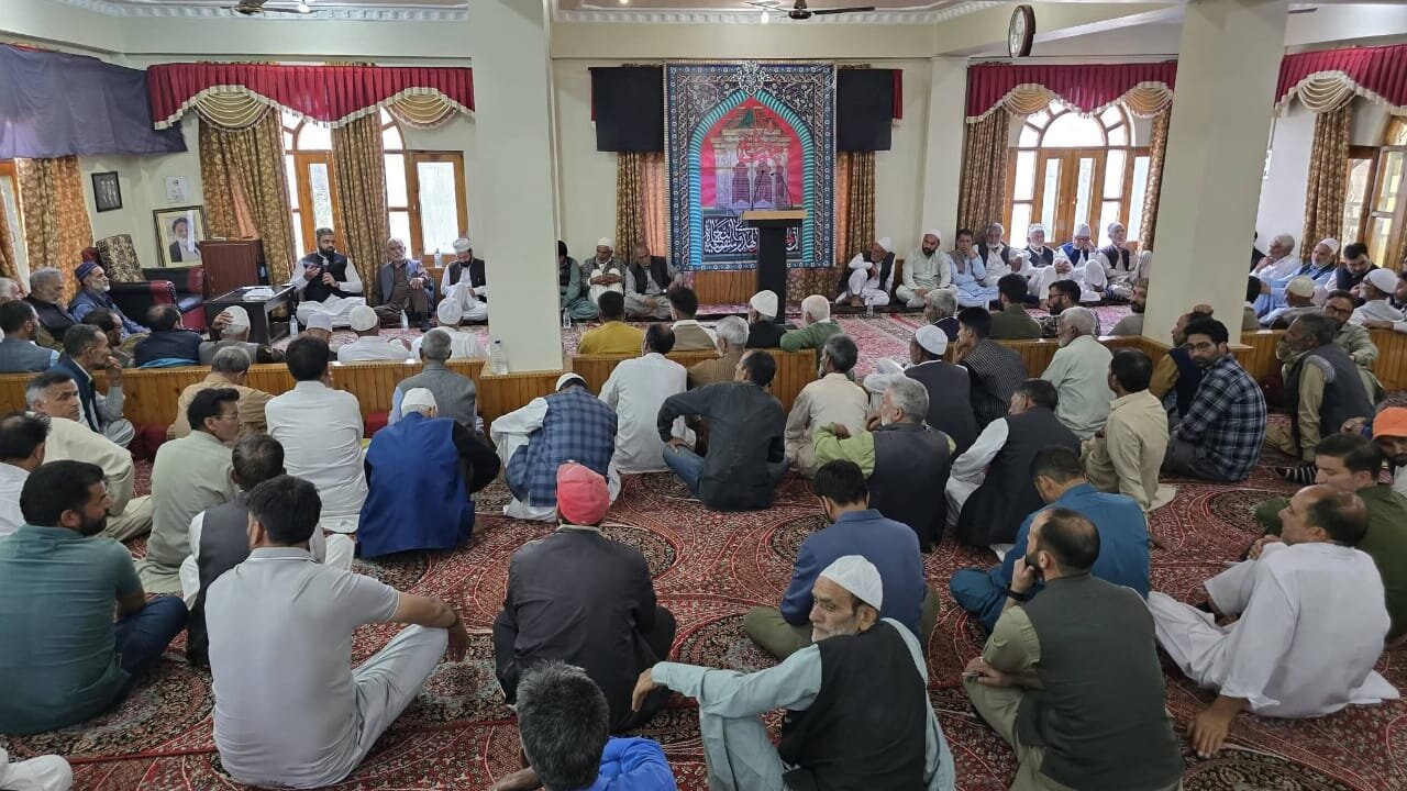 جموں وکشمیر میں محرم الحرام کے سلسلے میں انتظامی اجلاس:محرم الحرام خود احتسابی، اصلاح نفس اور امام حسینؑ کے مشن سے تجدیدِ عہد کا مہینہ: آغا سید حسن