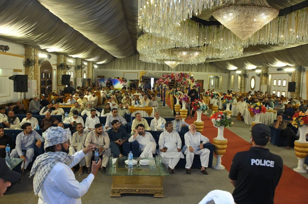 شیعہ علماء کونسل گجرات کے تحت "عظیم الشان عزاداری و پیام امن کانفرنس": علماء کا اتحاد و وحدت کے ساتھ رہبرِ انقلاب کے ساتھ تجدیدِ عہد پر زور