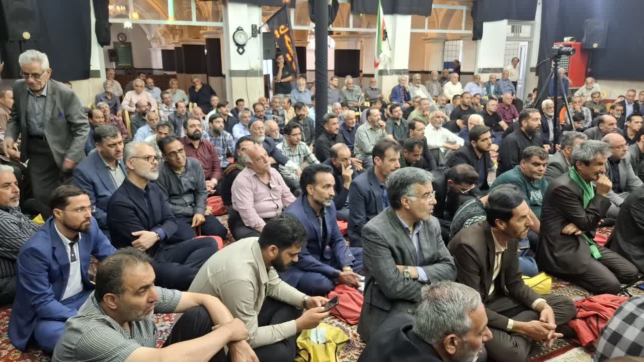 آیین غبارروبی و گلابشویی مزار محتشم کاشانی برگزارشد