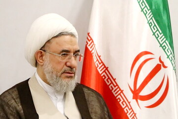 تخطی از چارچوب‌ها و خطوط قرمز رهبر معظم انقلاب خلاف شرع است