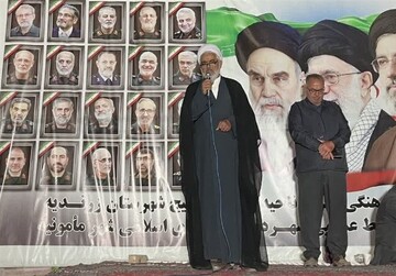 ملت ایران برگرفته از مکتب امام حسین (ع) است