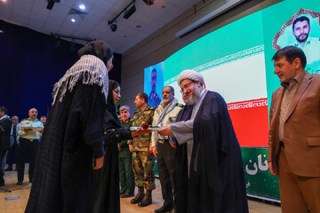 تصاویر / حضور نماینده ولی‌فقیه در آذربایجان‌شرقی در آیین نکوداشت جانبازان و شهدای جنگ تحمیلی دوم و سوم فراجا
