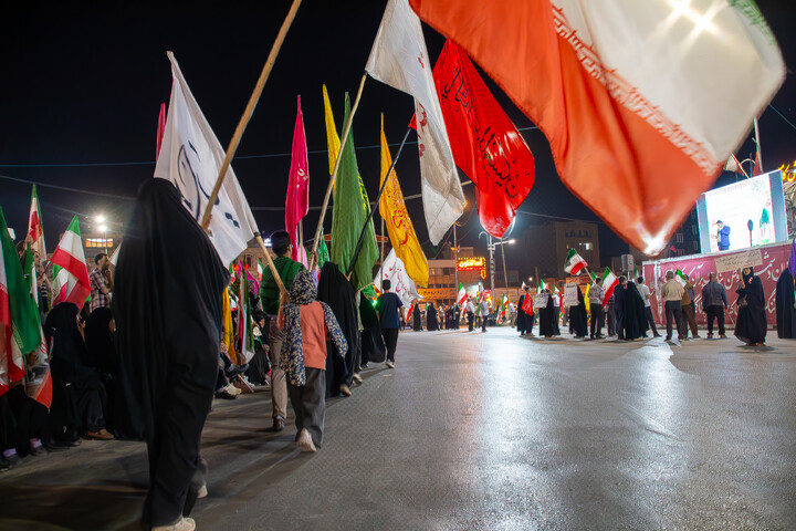 تصاویر/ اقامه نماز استغاثه در شب صد و چهارم اجتماعات میدان آزادی کرمان