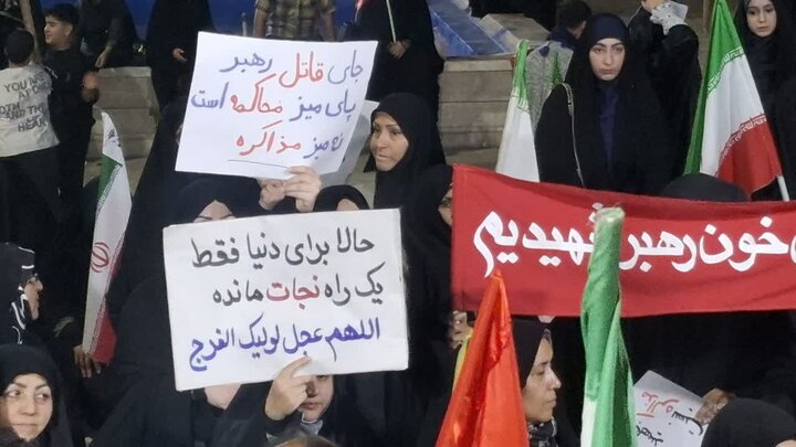 تصاویر/ یکصدوچهارمین شب اجتماع شبانگاهی مردم کاشان در میدان  امام خامنه ای (ره)