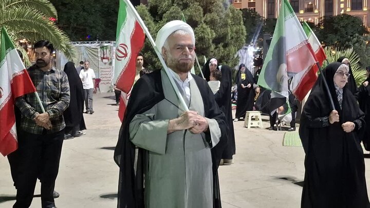 تصاویر/ یکصدوچهارمین شب اجتماع شبانگاهی مردم کاشان در میدان  امام خامنه ای (ره)