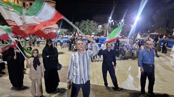 تصاویر/ یکصدوچهارمین شب اجتماع شبانگاهی مردم کاشان در میدان  امام خامنه ای (ره)