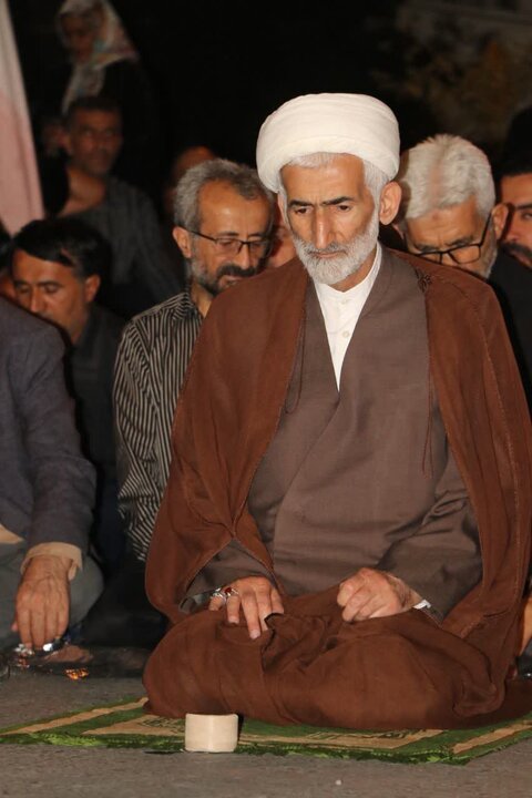 تصاویر/ اقامه نماز استغاثه مردم نکا به درگاه امام زمان (عج)