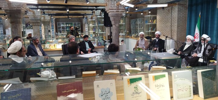 تصاویر/ مراسم تحویل پیش نویس سند ملی حلال به شورای عالی انقلاب فرهنگی