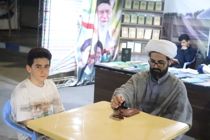 تصاویر/ استمرار فعالیت موکب مدرسه علمیه امام خامنه‌ای ارومیه در تجمعات شبانه