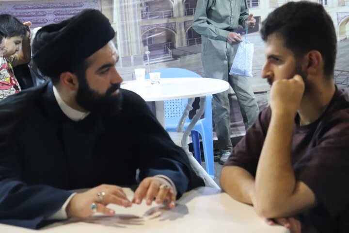 تصاویر/ استمرار فعالیت موکب مدرسه علمیه امام خامنه‌ای ارومیه در تجمعات شبانه