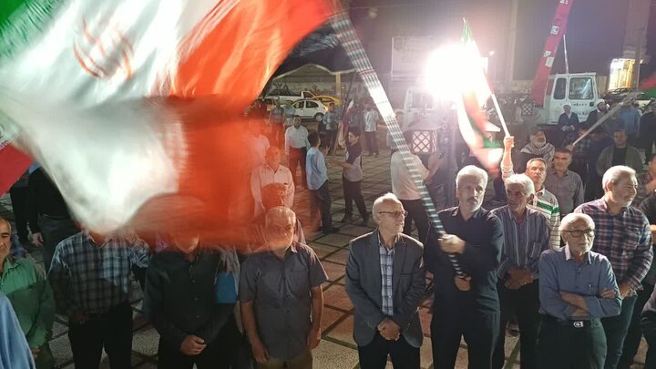 تصاویر/صد و چهارمین شب حضور پرشور مردم ولایتمدار زرندیه در تجدید بیعت با آرمان‌های انقلاب