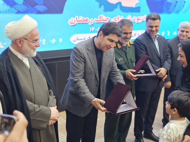 تصاویر/آیین تجلیل از مدال‌آوران، داوران و مربیان کردستانی در عرصه‌های بین‌المللی و آسیایی و گرامیداشت شهدای جنگ رمضان