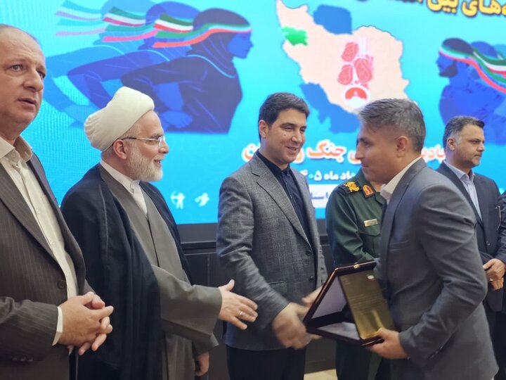 تصاویر/آیین تجلیل از مدال‌آوران، داوران و مربیان کردستانی در عرصه‌های بین‌المللی و آسیایی و گرامیداشت شهدای جنگ رمضان