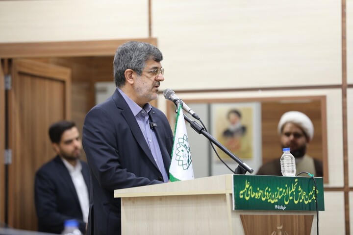 تصاویر/ هجدهمین همایش تجلیل از ممتازین یزدی حوزه‌های علمیه برگزار شد