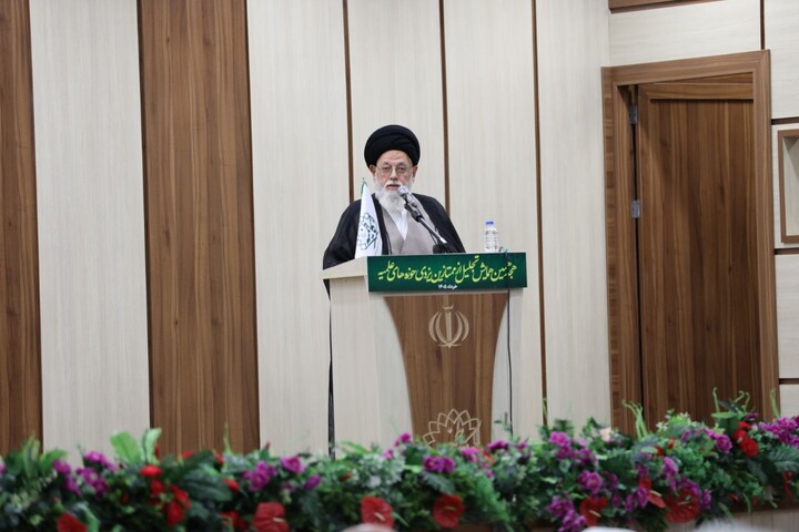 تصاویر/ هجدهمین همایش تجلیل از ممتازین یزدی حوزه‌های علمیه برگزار شد