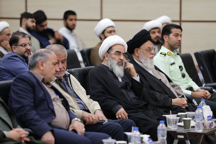 تصاویر/ هجدهمین همایش تجلیل از ممتازین یزدی حوزه‌های علمیه برگزار شد