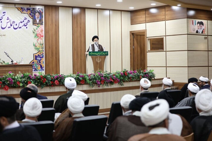 تصاویر/ هجدهمین همایش تجلیل از ممتازین یزدی حوزه‌های علمیه برگزار شد