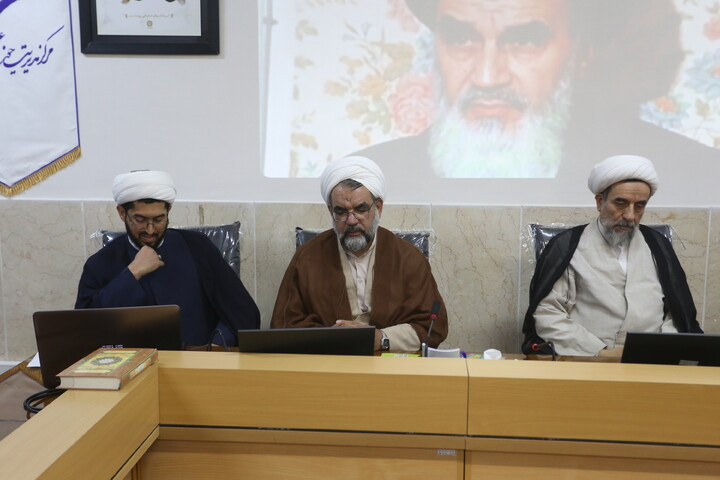 تصاویر/ نشست خبری جانشین مدیر حوزه علمیه استان اصفهان با اصحاب رسانه
