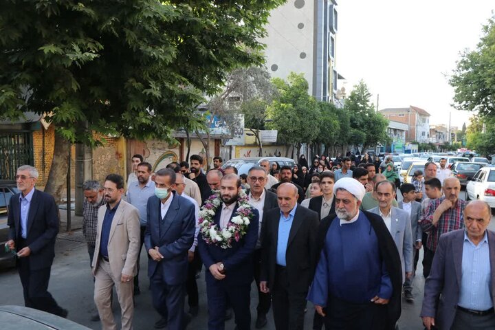 تصاویر/ مراسم استقبال مردم نکا از قهرمان بین المللی قرآن کریم