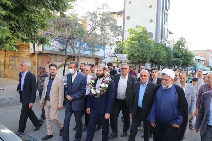 تصاویر/ مراسم استقبال مردم نکا از قهرمان بین المللی قرآن کریم
