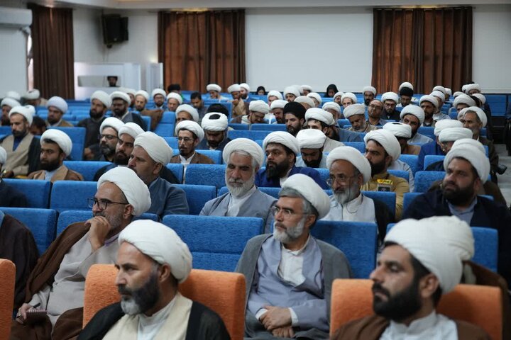 تصاویر/بازخوانی پیام امام شهید در اجلاسیه حوزه پیشرو و سرآمد لرستان