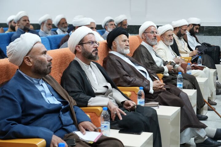 تصاویر/بازخوانی پیام امام شهید در اجلاسیه حوزه پیشرو و سرآمد لرستان