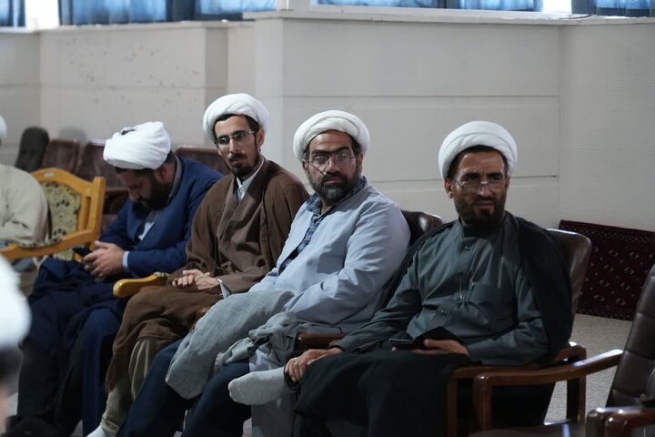 تصاویر/بازخوانی پیام امام شهید در اجلاسیه حوزه پیشرو و سرآمد لرستان